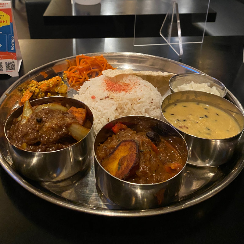 ダルバートセット　カレー2種(ダルバートShanti)