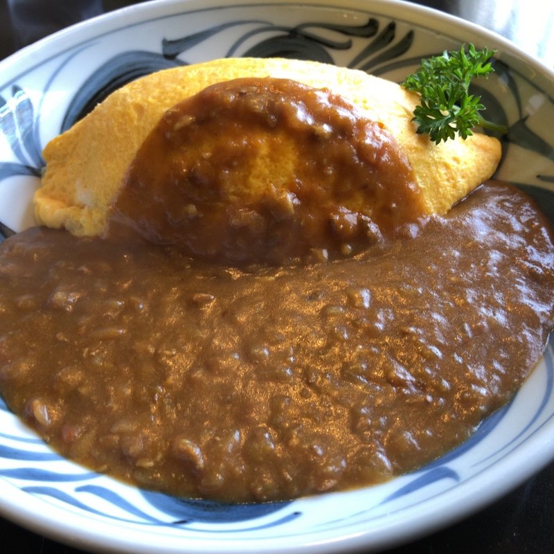 カレーソースオムライス(喫茶とベーグルのお店　ネコタ)