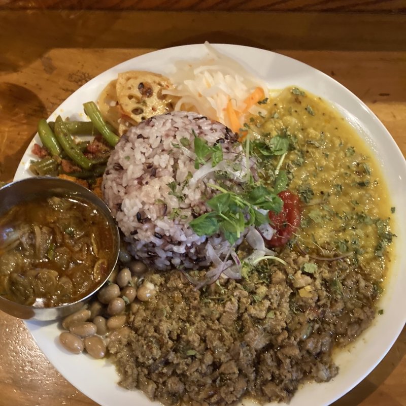 あいがけ(出汁キーマ、エビ出汁あさり)大盛り(虹の仏 )