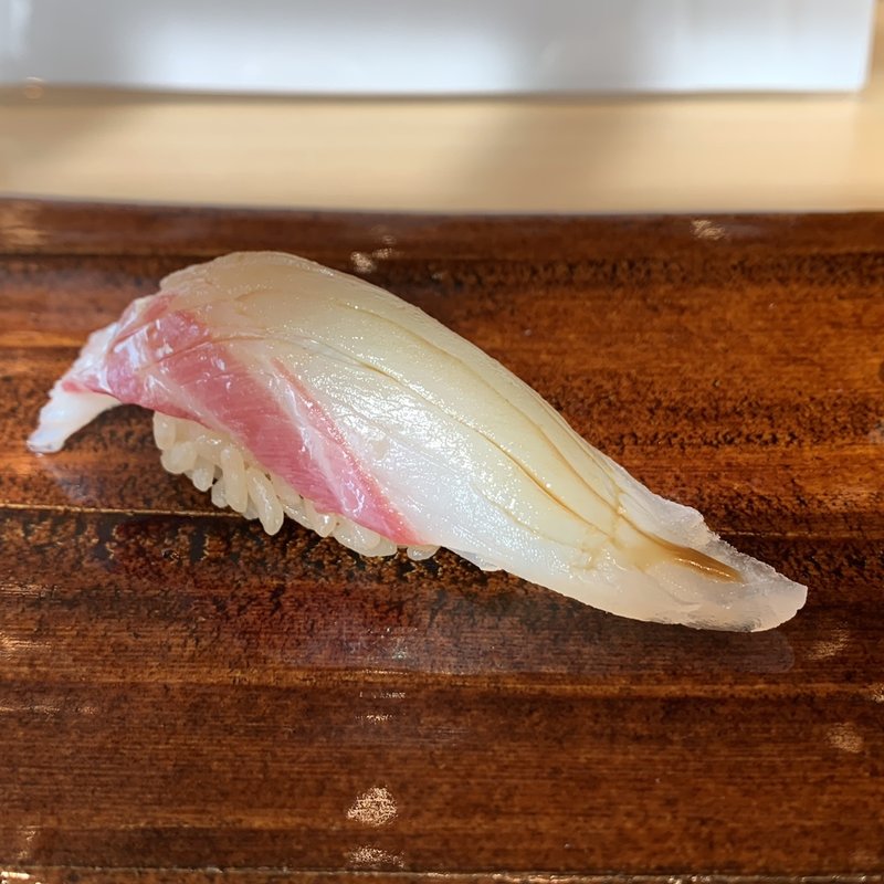 真鯛(立喰鮨 銀座おのでら)