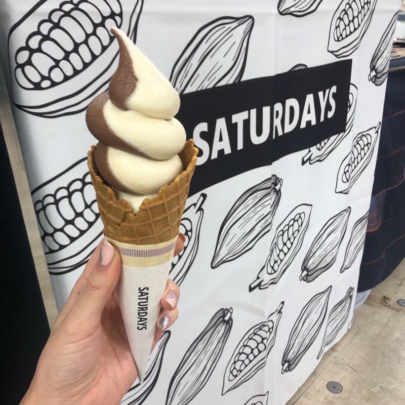 リッチソフトクリームチョコレートソフトクリームプレミアム・ミックス(サタデイズ チョコレート ファクトリー カフェ （Saturdays Chocolate Factory Cafe）)