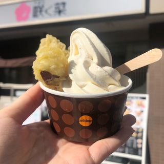 ソフトクリーム（芋天）(天ぷら　咲く菜)
