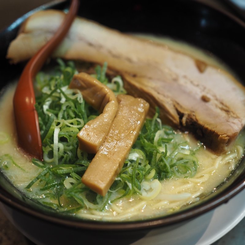 濃厚こってりラーメン チャーシューかぶりつき(西松家 梅田店 )