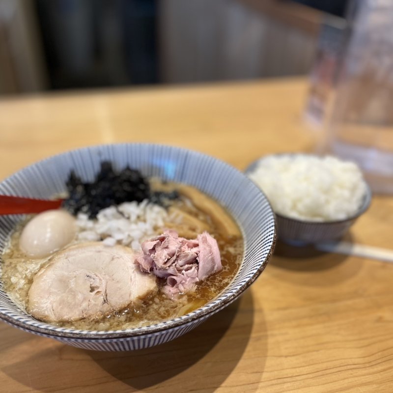 背脂醤油らー麺(焼きあご塩らー麺 たかはし )