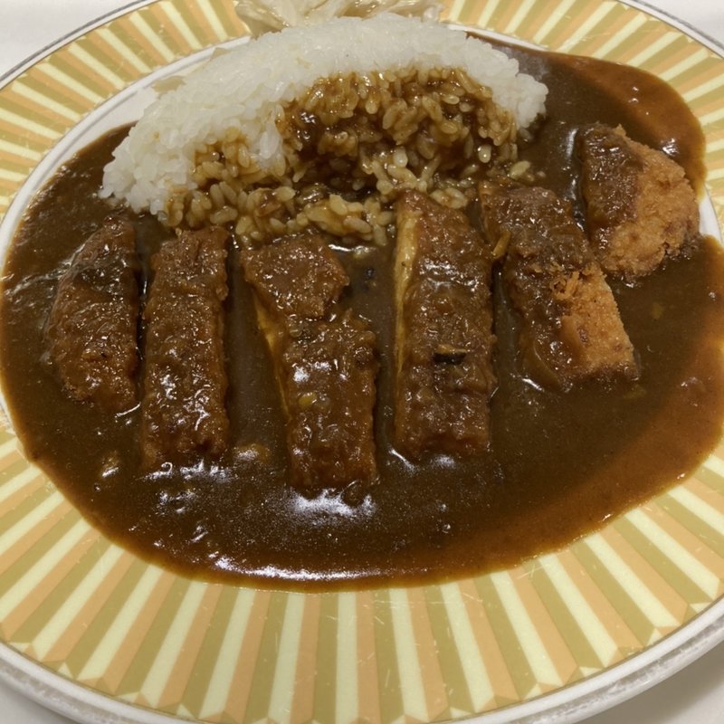 玉造カレー(トンカツ)(トロイカ ＆ リビエラ)