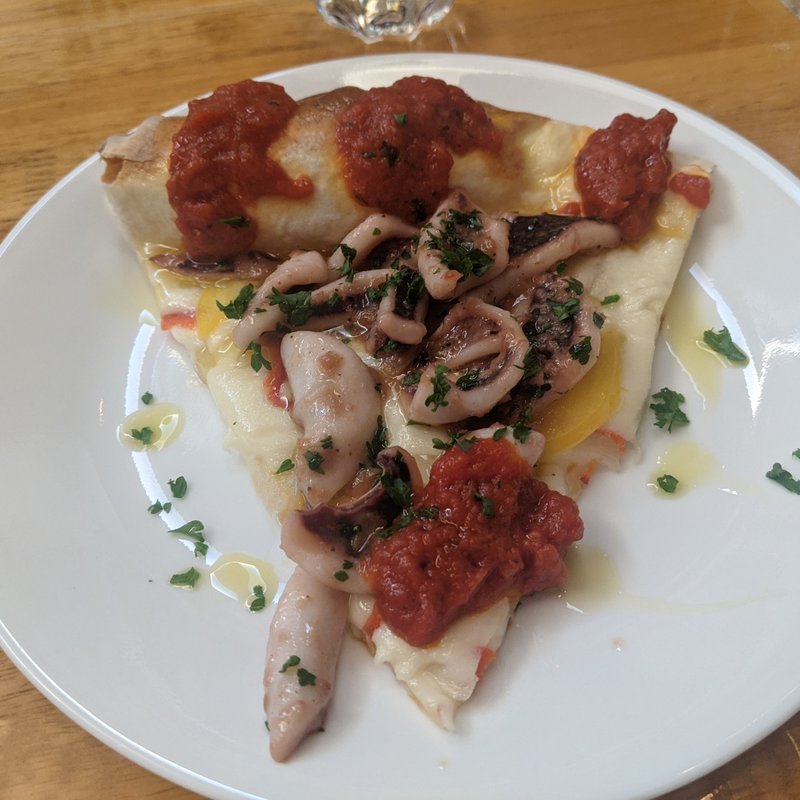 イカのッガーリック焼きピッツァ(トラットリア ラ マルゲリータ )