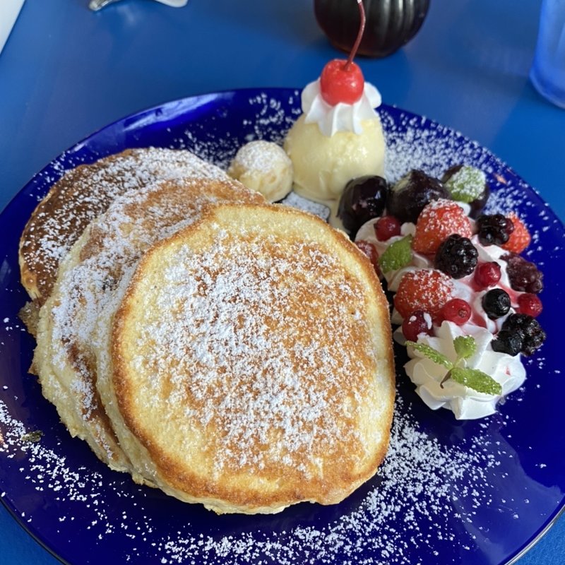 ミックスベリーとチェリーコンポートのリコッタパンケーキ(CAFE LOURDES (ルルド))