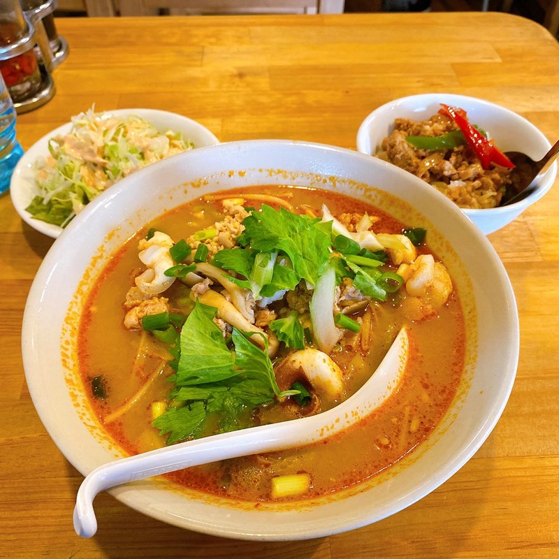 トムヤムラーメンセット(バーン・クン・メイ)