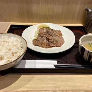 牛タン朝定食(たんやHAKATA)