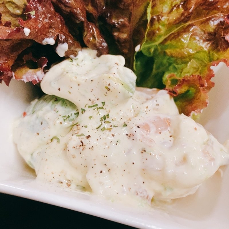 海老とアボカドのタルタル(チキンオブロック)