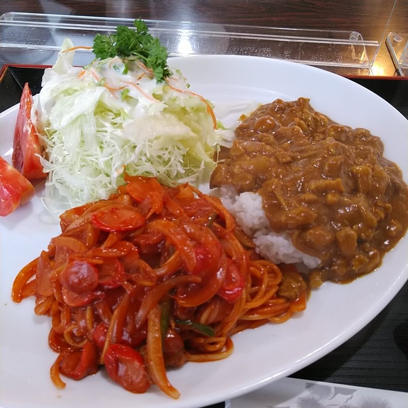 ナポリタンとカレー(ピエール )