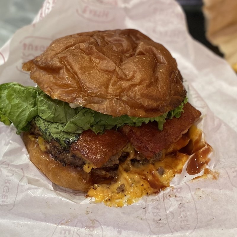 ベーコンチーズバーガー(アースバーガー)