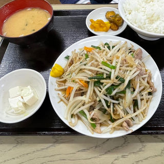 ニラ肉イタメ定食(元町食堂)