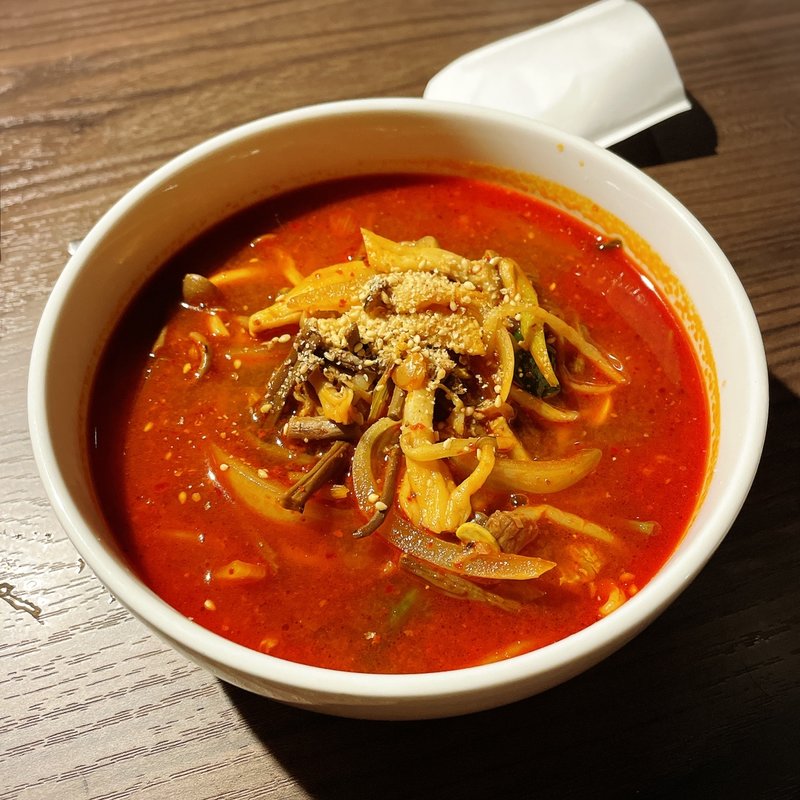 ユッケジャンラーメン ハーフ(九州和牛 焼肉りんご)