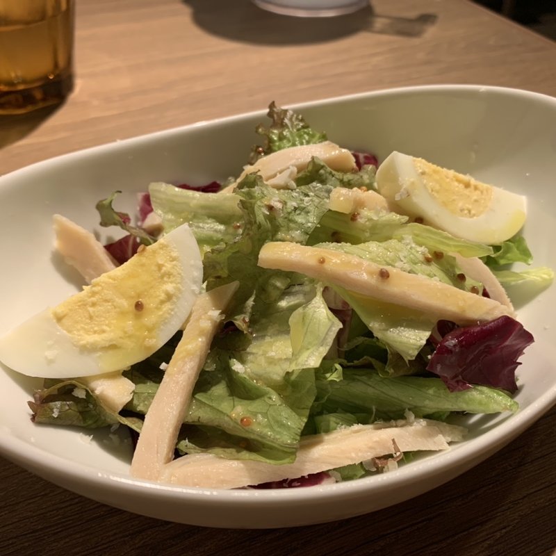 卵と鶏ハムのサラダ(麦と卵　新宿西口店)