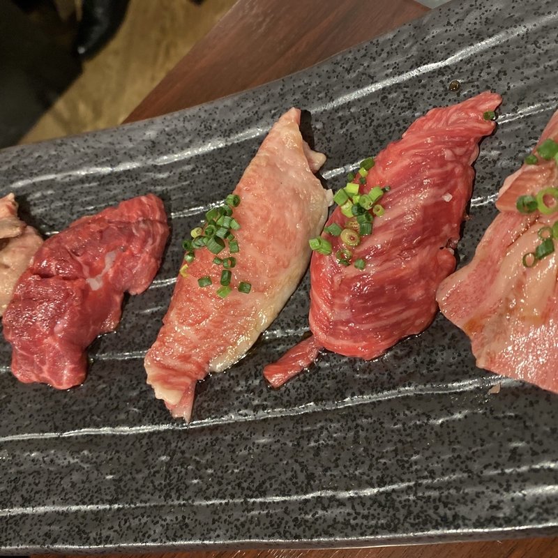 特選和牛握り 5貫食べ比べ(焼肉 うしどし 新宿)