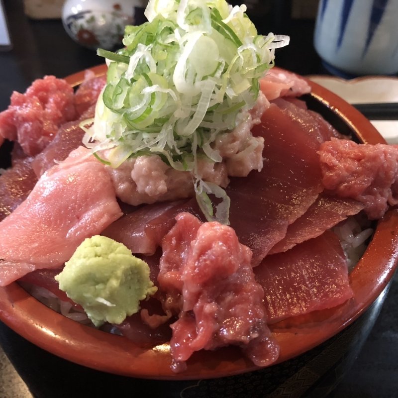 鉄火丼 ねたダブル しゃり大もり(ゆたか寿司 )