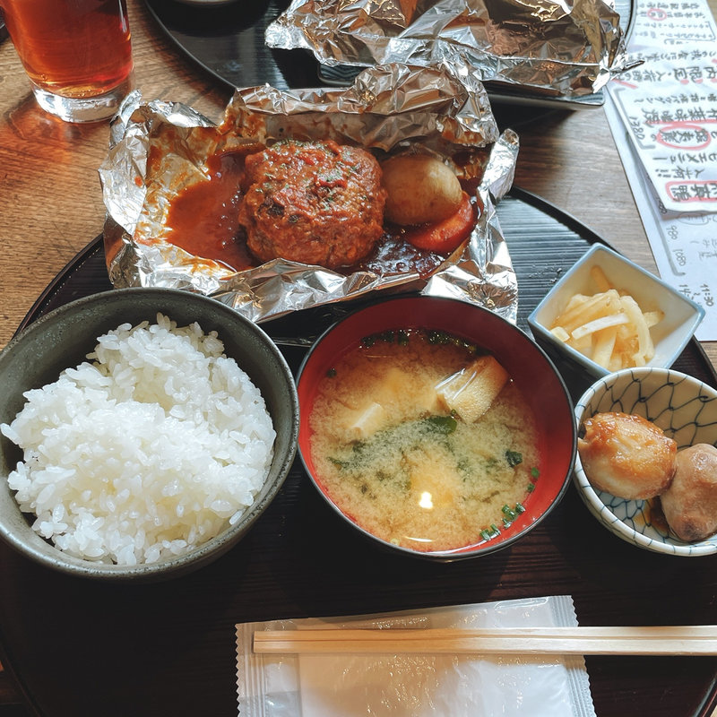 ジビエのハンバーグ　トマト味噌煮込み(味噌鐵 カギロイ)