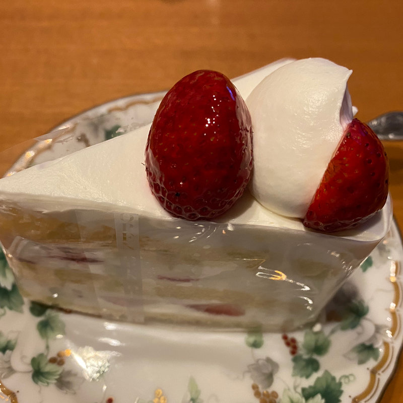苺のｼｮｰﾄｹｰｷ(パティスリー グランフルーヴ)