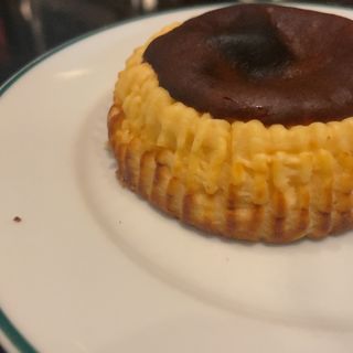 バスクチーズケーキ(AUX BACCHANALES GINZA（オーバカナル 銀座）)