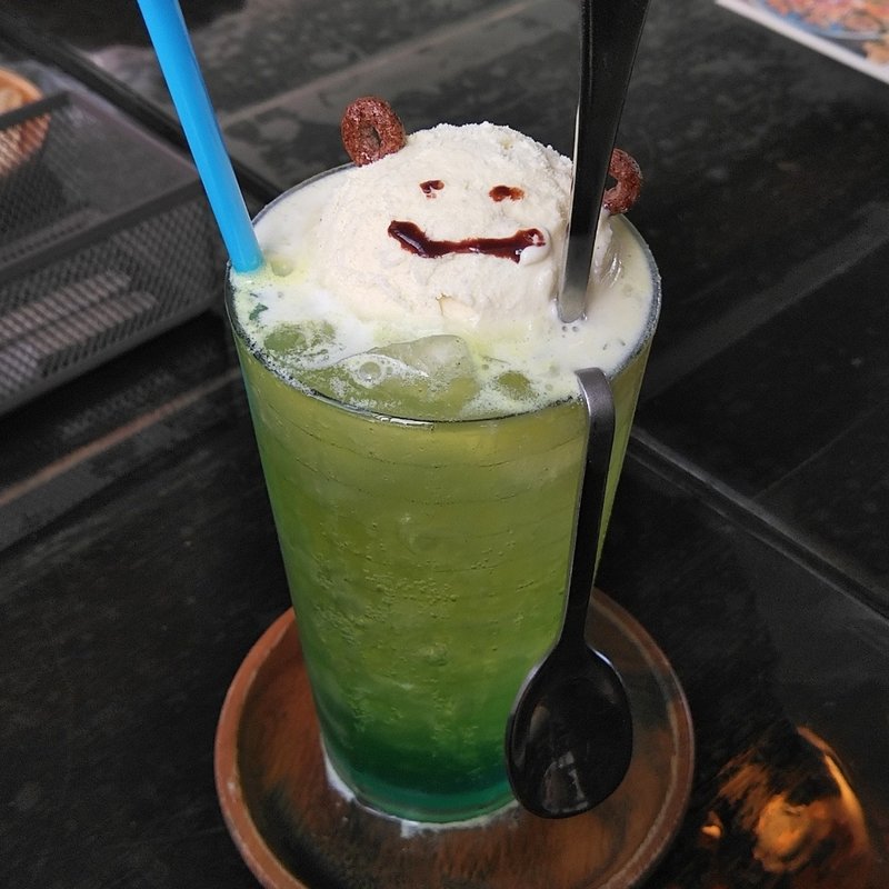 エメラルドクリームソーダ(自休自足 )