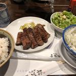 上選極厚真中たん定食(たんや善治郎 牛たん通り店)