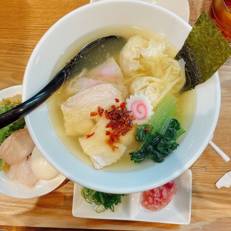 甲州信玄鶏と宮崎地頭鶏の贅沢！塩ラーメン(麺屋33 （めんやさんじゅうさん）)