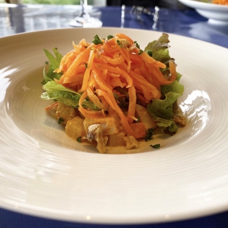 ふもと赤鶏のマドワセーヌ サラダ仕立て(ベル ヴァン ブルージュ )