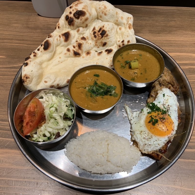 ケイジャンチキンカレーセット(ビストロひつじや)