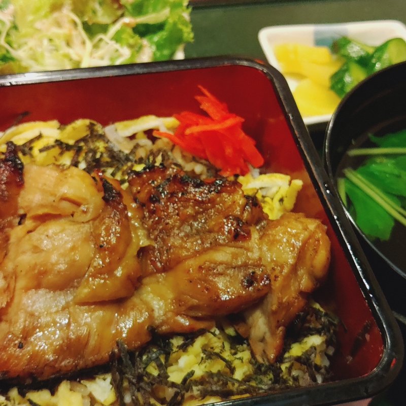 鳥重(うなぎ割烹川桜 )