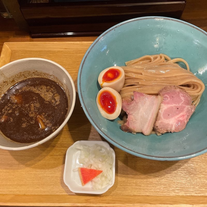 味玉つけ麺(いかれたヌードル フィッシュトンズ （いかれたNOODLE Fishtons）)