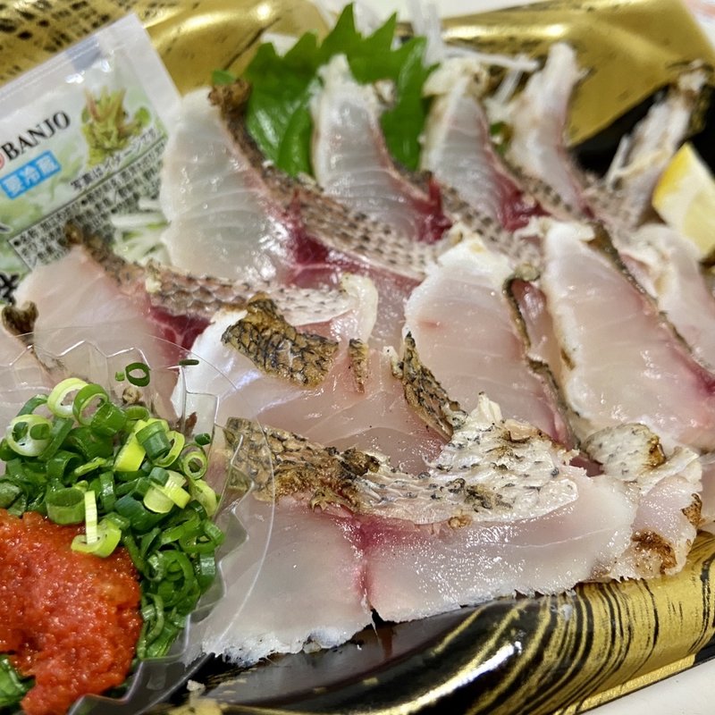 イサキ炙り刺し(博多 おぎはら寅吉)