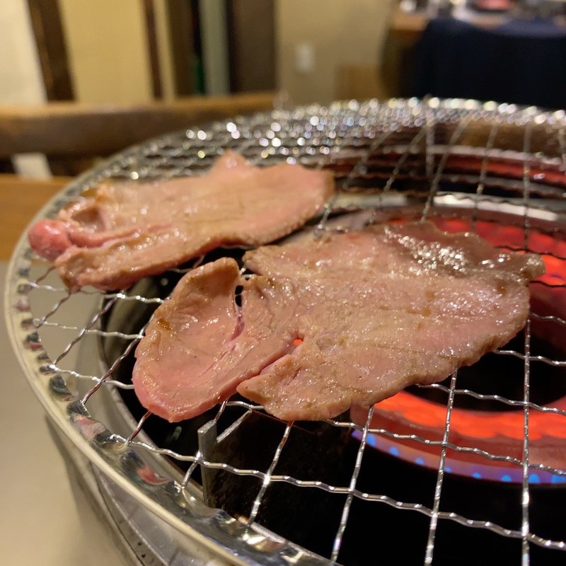 牛タン(焼肉酒場 肉凸 名駅店)