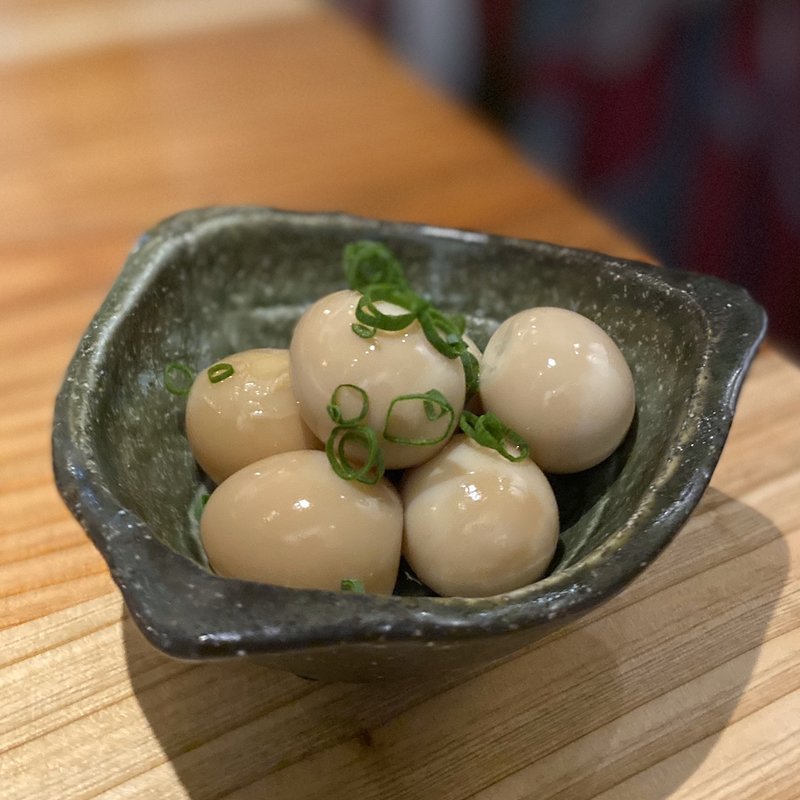 うずらの半熟煮卵(大人の大衆酒場 ミチシルベ【R25】)
