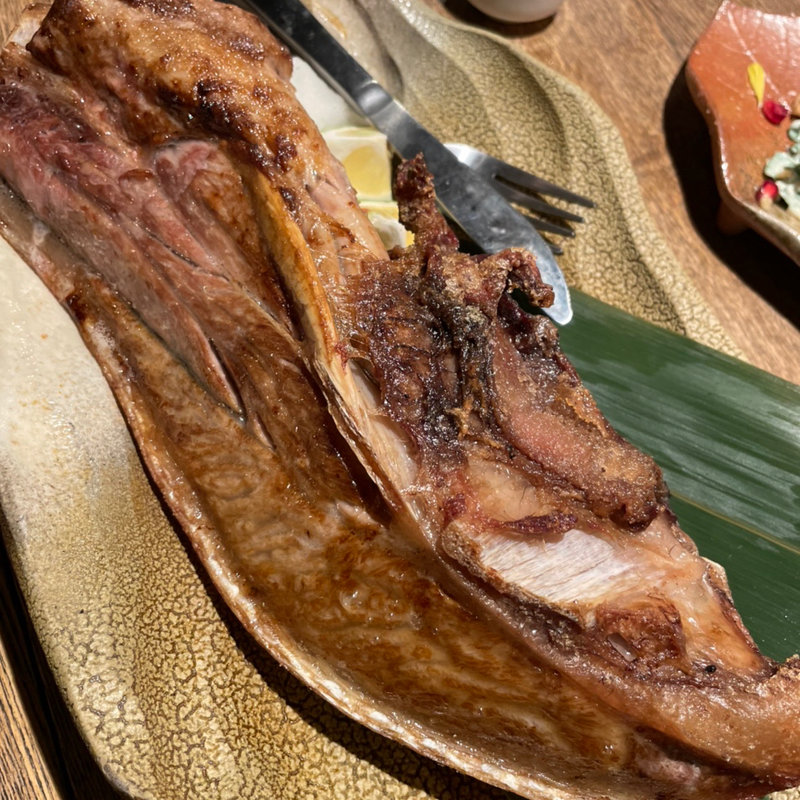 まぐろカマ(水魚)