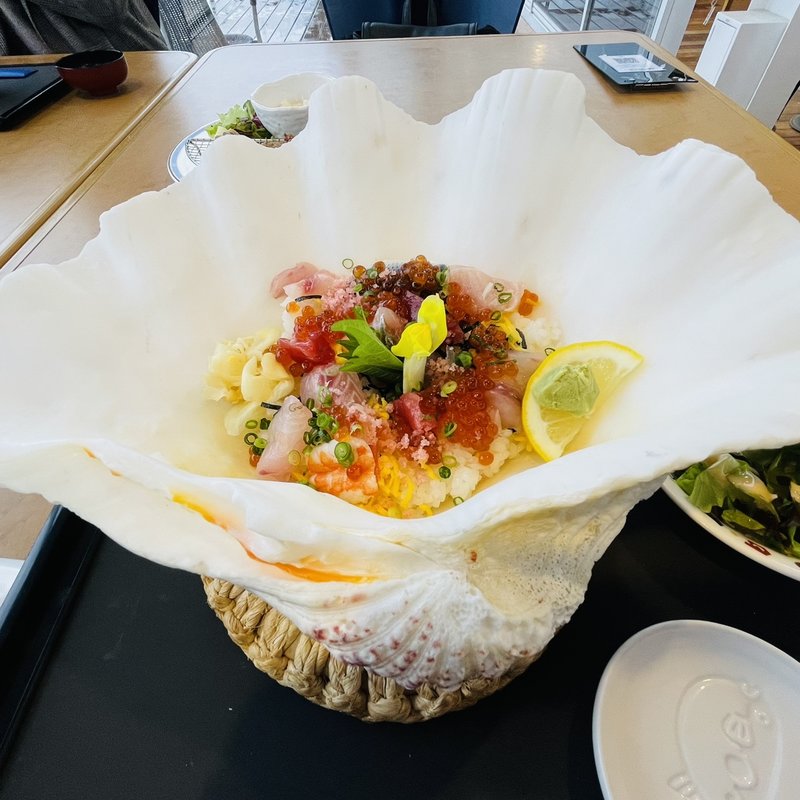 海鮮ちらし(ザ・フィッシュ)