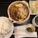 煮込みハンバーグ(ギオン)