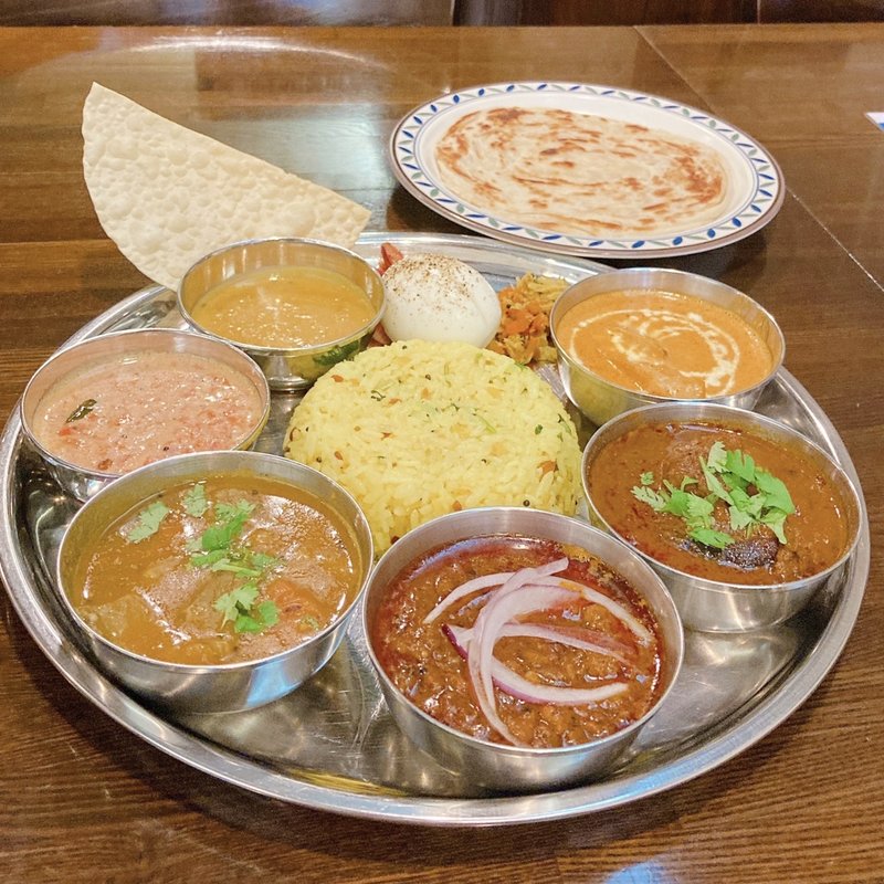 カリー4種 Bセット（オプション:レモンライス、ゆでたまご、パチャディ）(Spicy cafe RAJA)