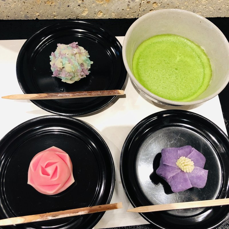 菓遊茶屋(鶴屋吉信 TOKYO MISE)