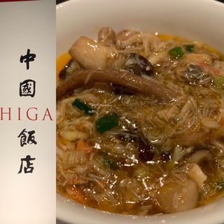 上海蟹肉と旬のきのこ炒め(中国飯店 市ヶ谷店)