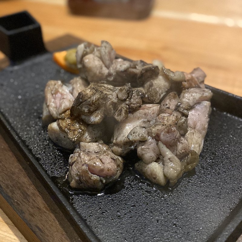 錦爽鶏の黒焼き(大人の大衆酒場 ミチシルベ【R25】)