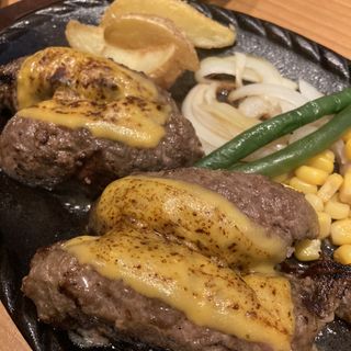 チェダーチーズハンバーグ240g(パウハナ 小阪店 （PAUHANA【旧店名】Steak＆Sausage PAUHANA）)