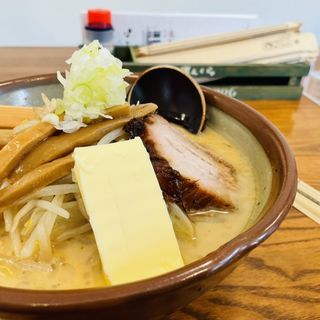 味噌バターミルク（１番人気）(札幌ラーメンめんくら )