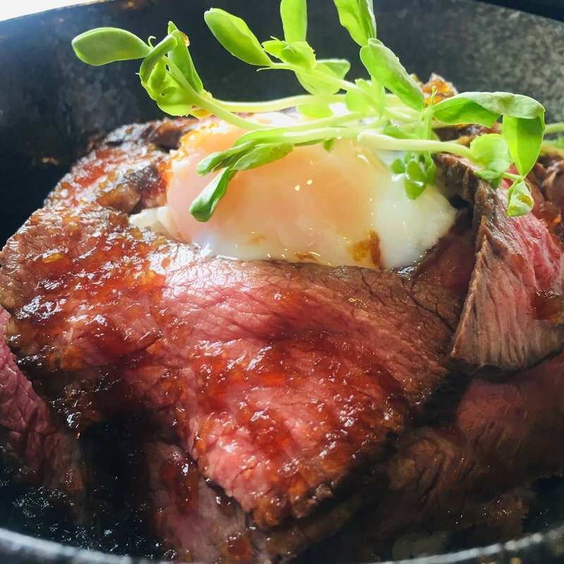 ローストビーフ丼(ゴンザ （GONZA）)