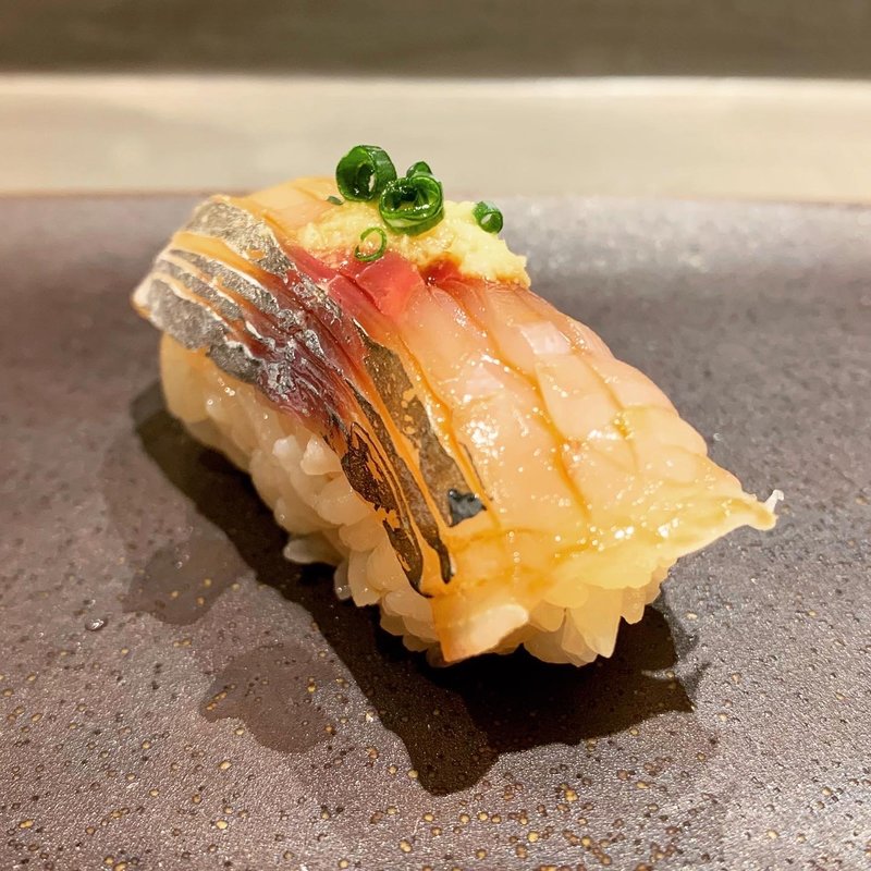 真鯵(立食い鮨 鮨川)