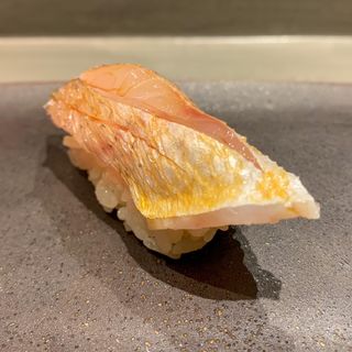 春子鯛(立食い鮨 鮨川)