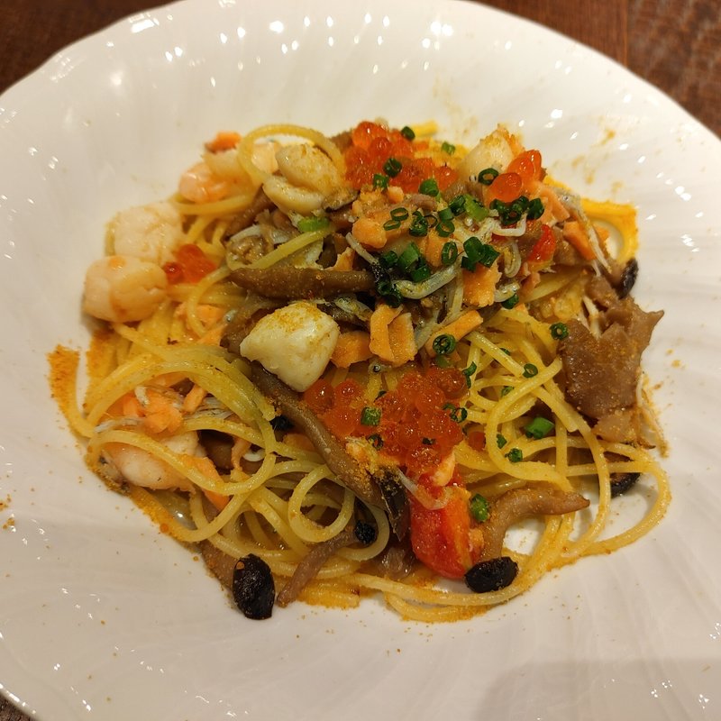 魚介ときのこのオイルベースパスタ(フォカッツェリア・ラ・ブリアンツァ)