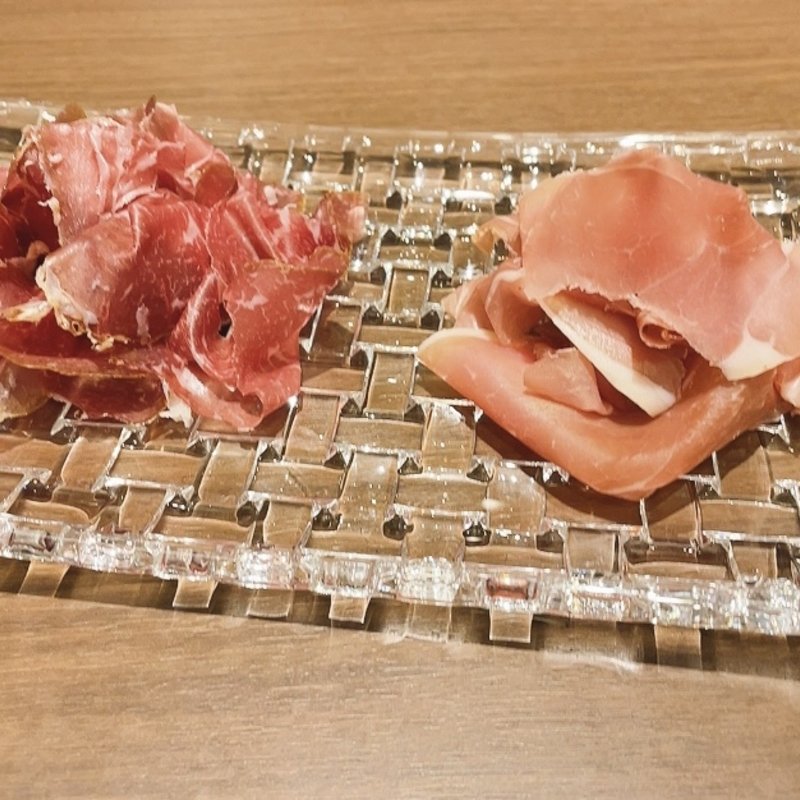 食べ比べ　生ハム2種(La Boucherie 29 （ラ・ブーシュリー・ヴァンヌフ）)