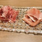 食べ比べ　生ハム2種(La Boucherie 29 （ラ・ブーシュリー・ヴァンヌフ）)
