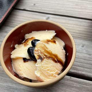 アイスクリーム鶴醤かけかけ(ヤマロク茶屋 （ヤマロク醤油）)